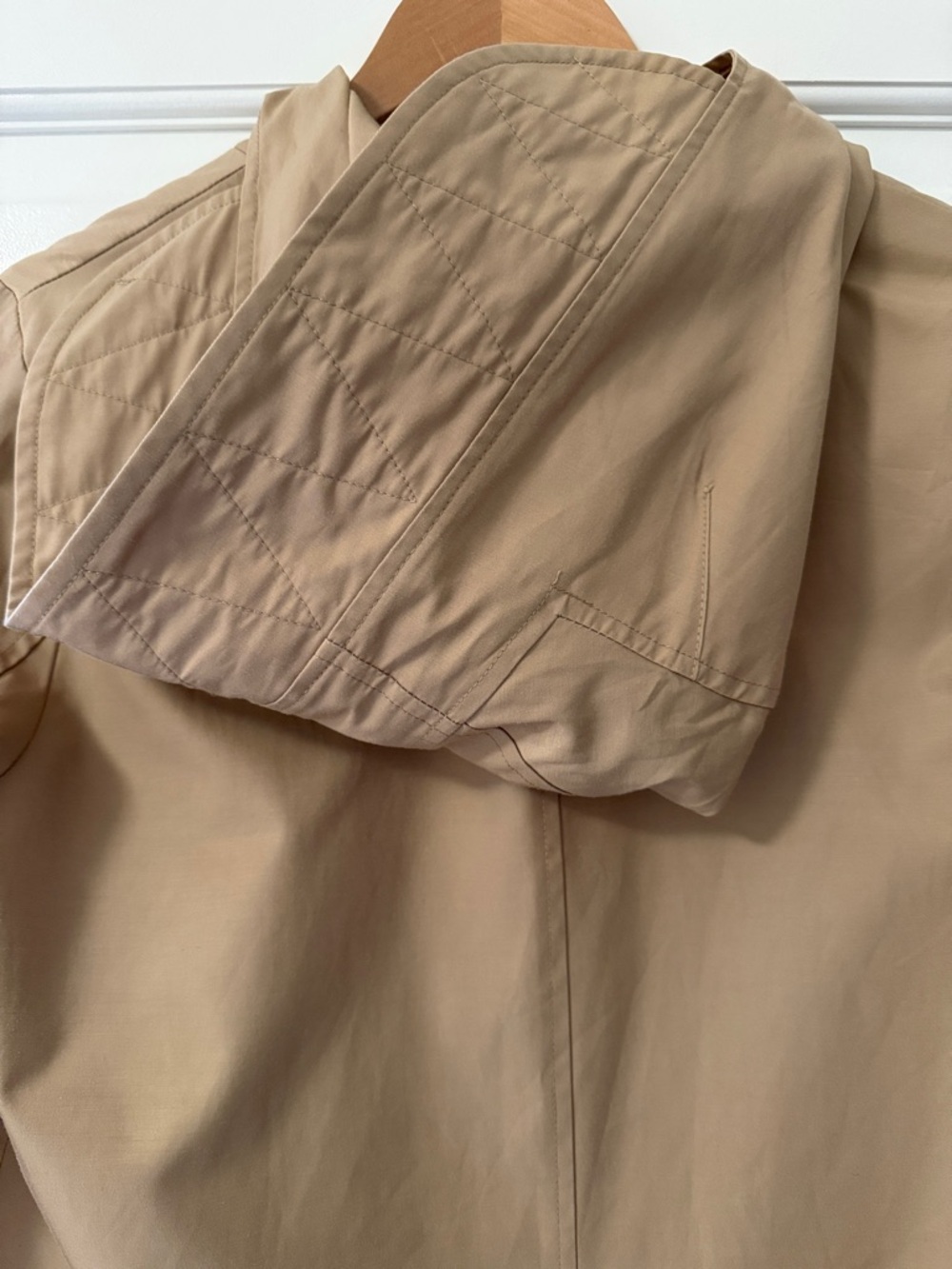 Calvin Klein Attributes Hoody Raincoat in Tan, Sz. S - Picture 8 of 8